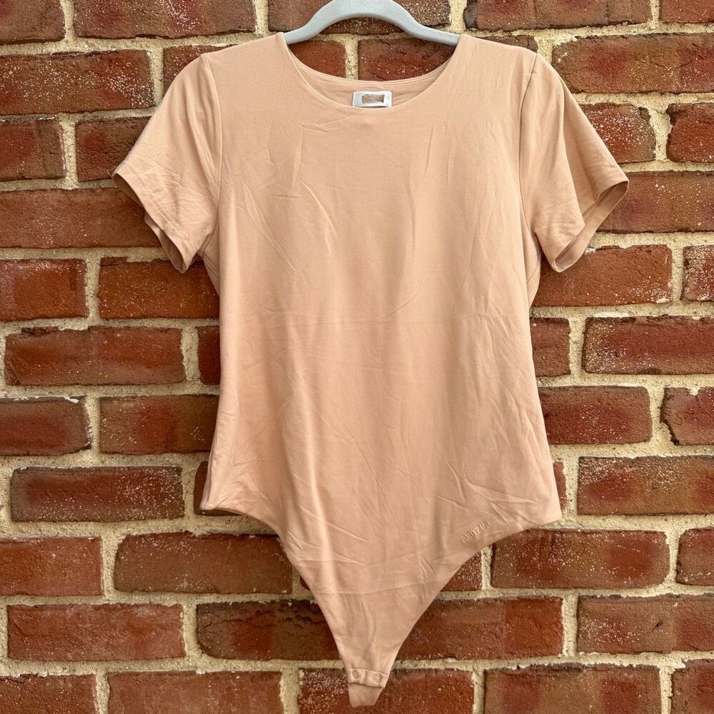 Aritzia Contour Crew Neck Bodysuit tan Short Sleeve Snap XL NEW